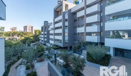 Apartamento com 207 m² privativos sendo 3 suítes, 2 elevadores, 3 vagas de garagens, à venda no bairro Boa Vista