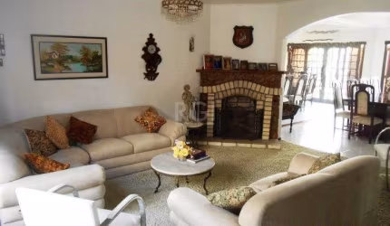 Casa para Venda - 382.61m², 4 dormitórios, sendo 2 suites, 6 vagas - Chácara das Pedras