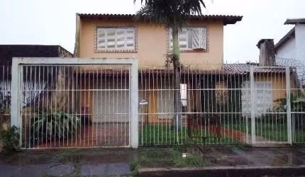 Casa para Venda - 275m², 4 dormitórios, 2 vagas - Guarujá