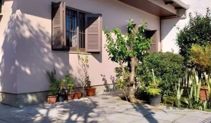 Casa de 4 dormitórios no bairro Santa Rosa de Lima