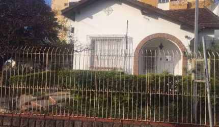 Casa para Venda - 200m², 4 dormitórios, 4 vagas - Glória