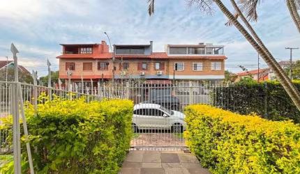 Casa para Venda - 285m², 3 dormitórios, sendo 1 suites, 4 vagas - Bahamas