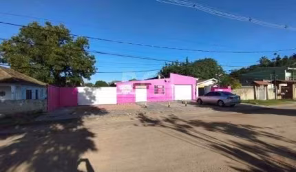 Casa em Porto Alegre, no bairro Belém Novo, com 5 dormitório(s), e 5 banheiros, à venda.