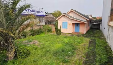 Casa em Porto Alegre, no bairro Espírito Santo, com 3 dormitório(s), e 3 banheiros, à venda.