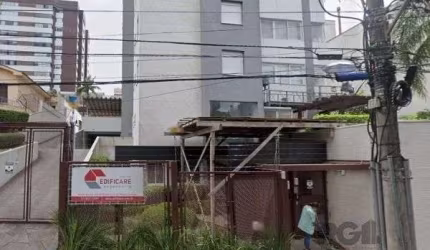 Apartamento em Porto Alegre, no bairro Petrópolis, com 3 dormitório(s), e 3 banheiros, à venda.