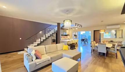 Casa à venda com 174m², 3 dormitórios, 3 suítes, 2 vagas, no bairro Hípica em Porto Alegre