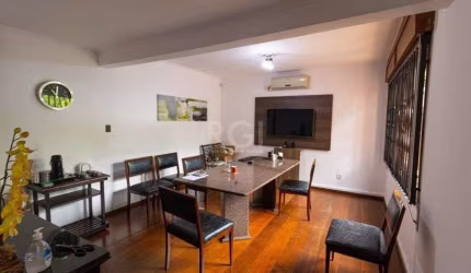 Casa para Venda - 500m², 4 dormitórios, sendo 1 suites, 5 vagas - Boa Vista