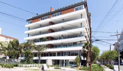 Cobertura para Venda - 230.43m², 3 dormitórios, sendo 3 suites, 2 vagas - Menino Deus