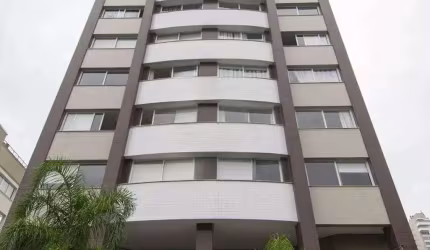 Apartamento de 3 quartos, suíte e 2 vagas de garagem Petrópolis em Porto Alegre.