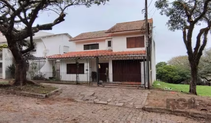 casa, 6 quartos, 1 suíte, 3 vagas, 352,38m2 privativos, bairro Santa Tereza