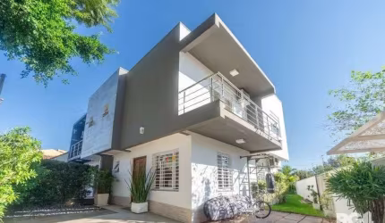 Casa, totalmente mobiliada, 3 dormitórios, 1 uma suíte com closet e sacada