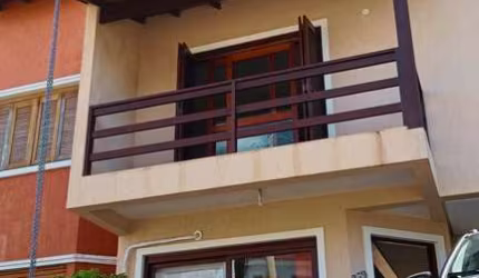 Casa aconchegante com 3 dormitórios, piscina e lareira