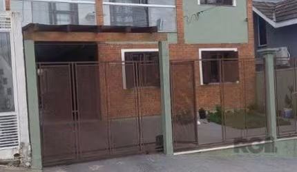 Casa sobrado no Verdes Campos de 3 dormitórios e 4 vagas