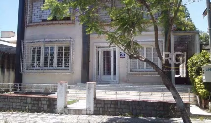 Casa para Venda - 510m², 6 dormitórios, sendo 1 suites, 3 vagas - São João