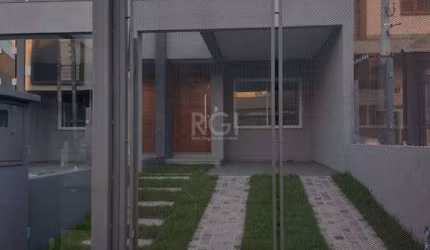 Casa 3 dormitórios, sendo 1 suites, 2 vagas - Guarujá, Porto Alegre RS
