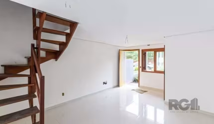 Casa para Venda - 150m², 2 dormitórios, Guarujá, Porto Alegre