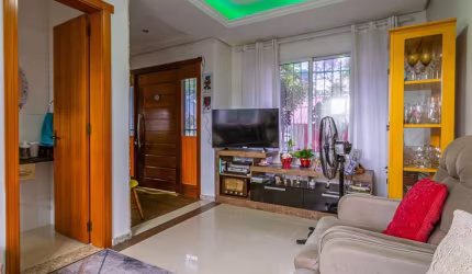 Casa 3 dormitórios com duas suítes bairro Jardim Floresta - Lindoia