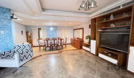 Casa para Venda - 465m², 4 dormitórios, sendo 1 suite, 4 vagas - Vila Conceição