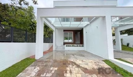 Casa em Porto Alegre, no bairro Vila Conceição, com 3 dormitório(s), à venda.