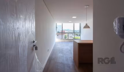 Apartamento em Porto Alegre no Bairro Petrópolis, de 2 quartos, semi mobiliado.