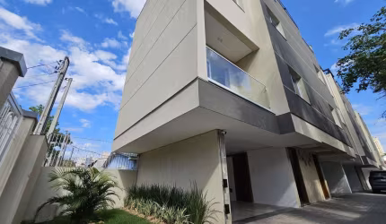 Casa em Condomínio em Glória