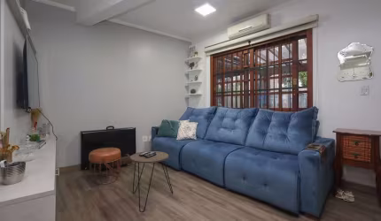 Casa à venda no bairro Jardim Itu em Porto Alegre/RS