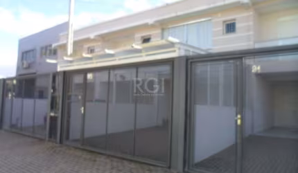 Casa com 3 dormitórios para comprar , 158 m² por R$ 690.000,00 - Sarandi - Porto Alegre/RS
