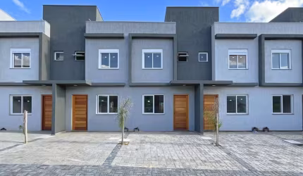 Casa Condominio em Porto Alegre, no bairro Vila Nova, com 2 dormitório(s), e 2 banheiros, à venda.