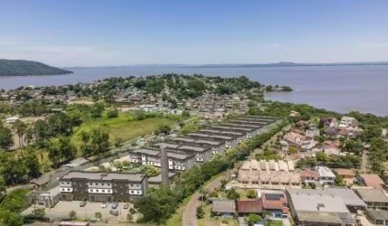 Apartamento em Porto Alegre, no bairro Guarujá, com 3 dormitório(s), e 3 banheiros, à venda.