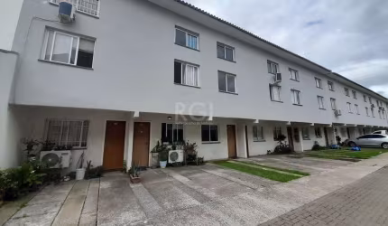 CASA EM CONDOMÍNIO COM 3 DORMITÓRIOS NA HÍPICA