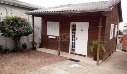 Casa para Venda - 100m², 4 dormitórios, sendo 1 suites, 3 vagas - Tristeza