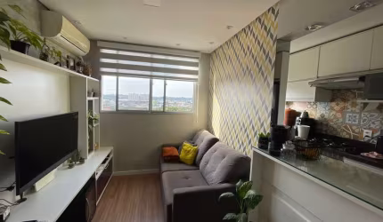 Apartamento mobiliado com 2 dormitórios e 1 vaga de garagem na Rua Sadi Castro.