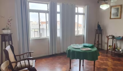 Apartamento de 3 quartos no bairro Independência em Porto Alegre