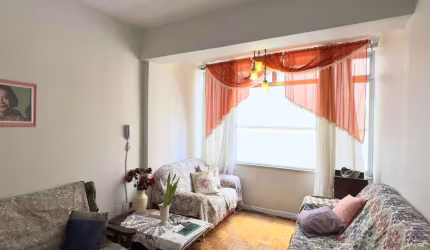 Apartamento 2 dormitórios com pátio