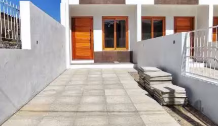 Sobrado Pronto, no Jardim Itu-Sabará: 2 Dormitórios, 1 Suíte.