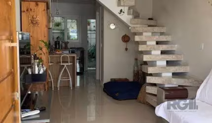 Casa em condomínio 69m² - 2 dormitórios suítes, 1 vaga no bairro Cavalhada