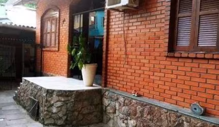 Casa para Venda - 110m², 4 dormitórios, sendo 1 suites, 1 vaga - Teresópolis