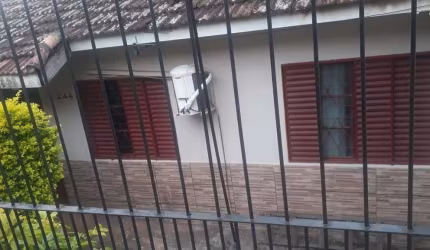 Casa para Venda - 80m², 2 dormitórios, 2 vagas - Jardim Carvalho