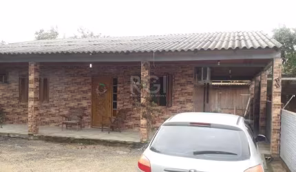 Casa para Venda - 132m², 2 dormitórios, 2 vagas - Lami, Porto Alegre