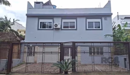 CASA MISTA NA JOSE GERTUM COM 379M2 E 170 LOCAVEL