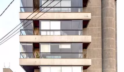 CONJUNTO COMERCIAL PODENDO FACILMENTE SER TRANSFORMADO EM APTO GARDEN