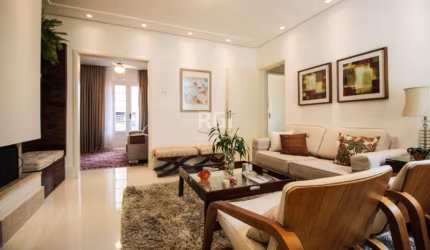 Apartamento de três dormitórios com suíte no bairro da Azenha em Porto Alegre.&lt;BR&gt;&lt;BR&gt;Impecável apartamento 'estilo casa', reformado, semimobiliado (inclusive elétrica e hidráuli