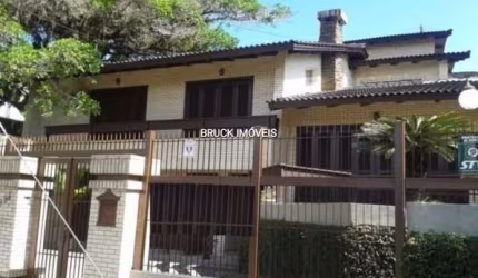 Bruck Imóveis vende. Casa de 3 dormitórios no Bairro Aberta dos Morros, Zona Sul de Porto Alegre, próximo ao Zaffari Hípica.&lt;BR&gt;&lt;BR&gt;Compre  Casa de 3 dormitórios sendo todos suítes, 4 banh