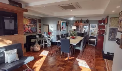 Cobertura 3 dormitórios no  bairro Tristeza &lt;BR&gt;Cobertura 3 dormitórios transformados em 2 (sendo 1 deles o closet), com suíte, living para 2 ambientes, cozinha e banheiro social.  no bairro Tri