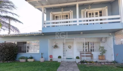 casa de esquina alto padrão, com área total de 336,00m² e área construída de 256,50m², localizada no Residencial Bahamas, situado ao lado do Zaffari Ipanema. &lt;BR&gt;&lt;BR&gt;Casa de esquina, com a