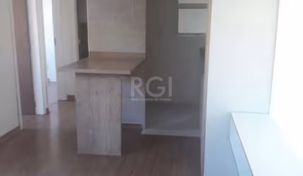 Lindo Apartamento 2 Dormitórios, com móveis sob medida!     &lt;BR&gt;  &lt;BR&gt;Apartamento de 02 dormitórios, Living dois ambientes, Banheiro com box de vidro, área de serviço integrada.&lt;BR&gt;P