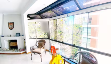 Apartamento  de cobertura nos altos do Bairro Bela Vista!        &lt;BR&gt;Lindo apartamento/cobertura - são 245m² de área privativa - 3 suítes - living amplo em porcelanato com lareira e sacada. &lt;