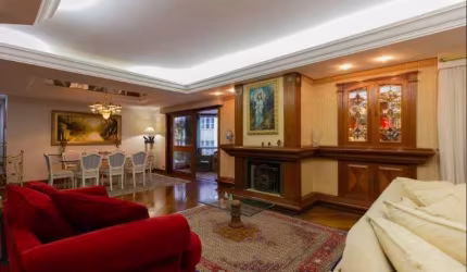 Apartamento alto padrão mobiliado com 352,73 m², composto com quatro dormitórios, sendo duas suítes ( uma master com hidro e sacada), um banheiro social,  living com  quatro ambientes com lareira, sac
