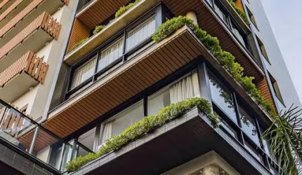 O empreendimento dispõe de 1 torre, 16 unidades ao todo, sendo 2 apartamentos Garden por andar. Plantas de 123 a 125 m². 3 dormitórios (uma suíte master e duas suítes americanas), churrasqueira, área 