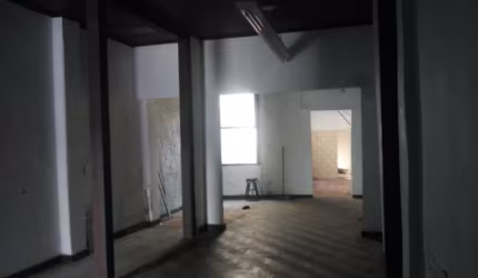 Vende casa residencial ou comercial, desocupada  em ótima localização no bairro Cidade Baixa, oportunidade para um excelente negócio tanto para moradia ou investimento.&lt;BR&gt;Conheça o bairro Cidad